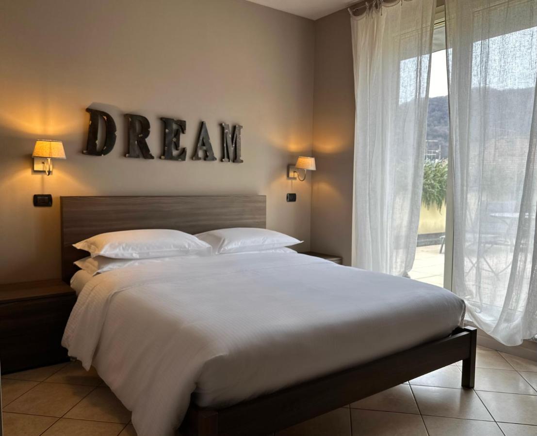 Hotel Ristorante San Giuseppe Τσερνόμπιο Εξωτερικό φωτογραφία