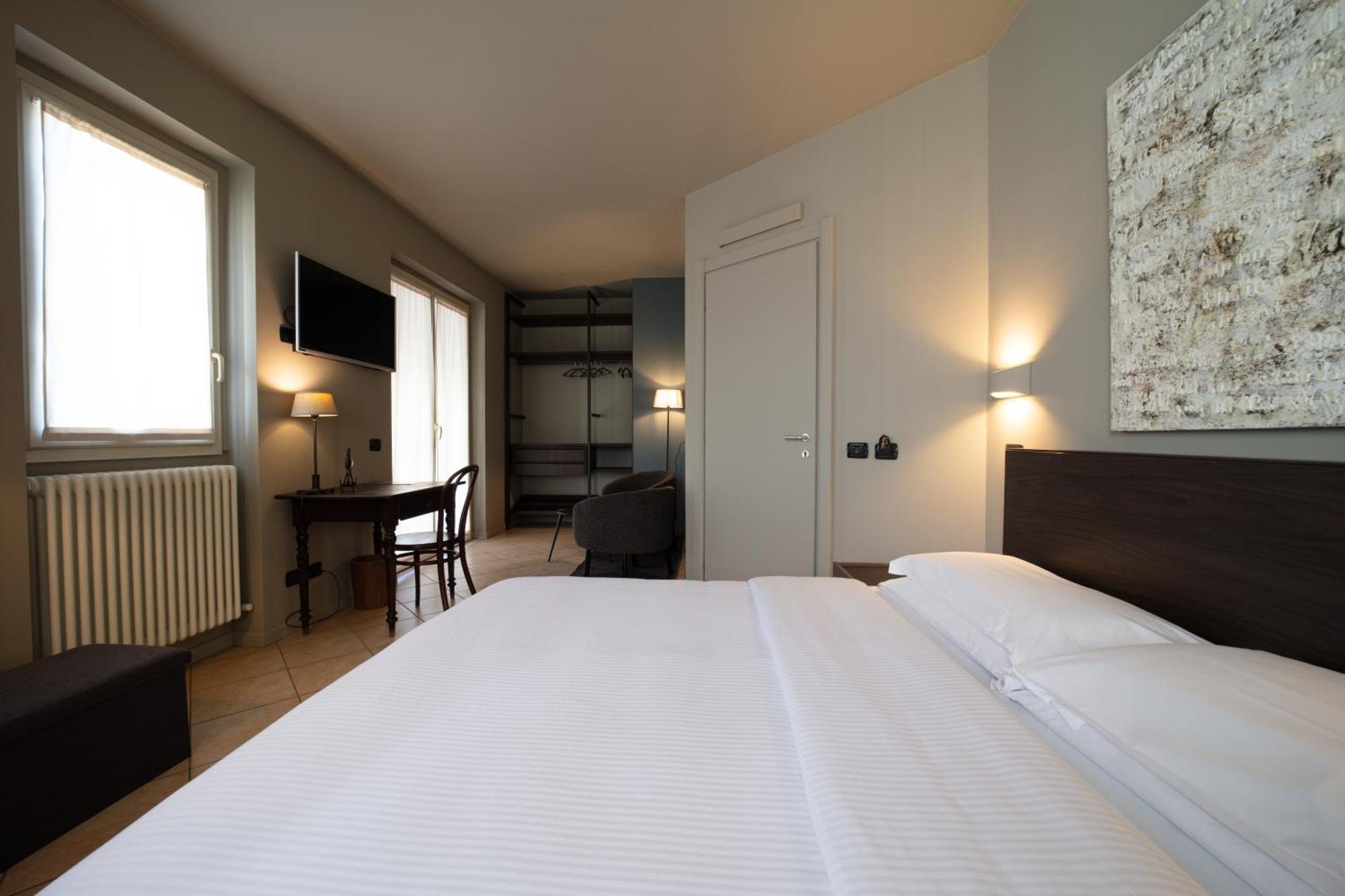 Hotel Ristorante San Giuseppe Τσερνόμπιο Εξωτερικό φωτογραφία